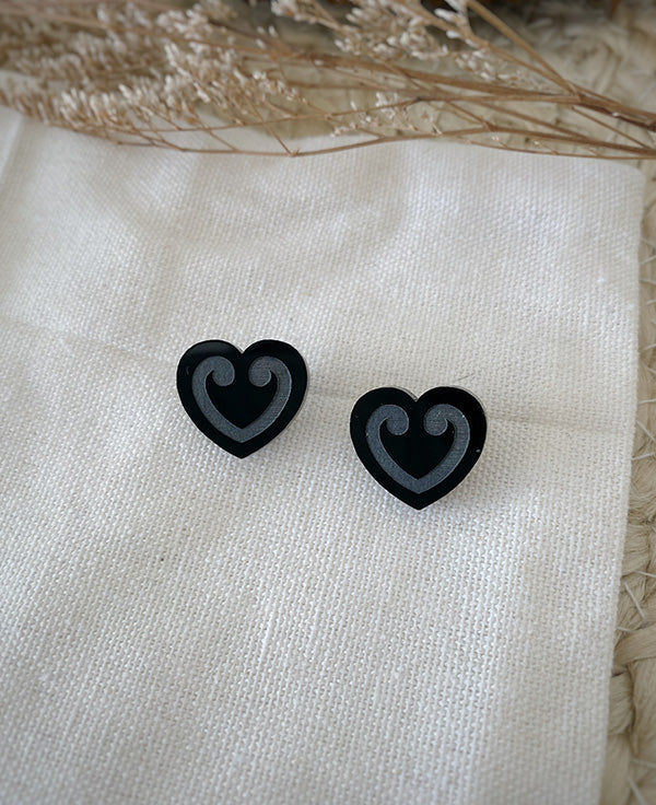 Maori manawa black heart earrings