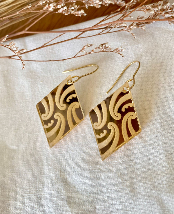 Ngaru wave inspired Maori earring