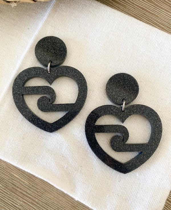 Rangatiratanga heart earring by Mako Design