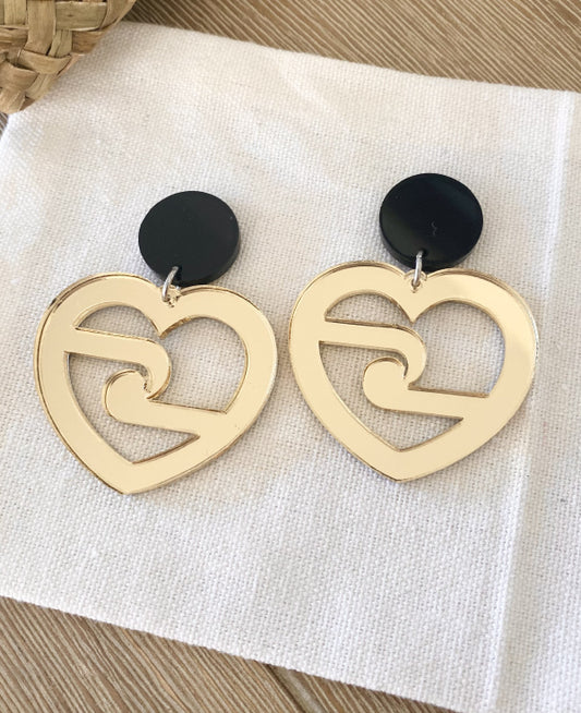 Rangatiratanga Heart earring by Mako Design