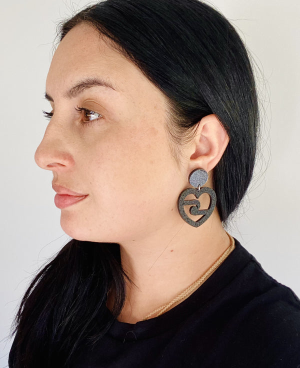 Maori earring tino rangatiratanga
